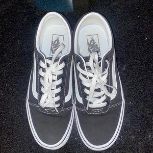 Worn once with just little dirt on the bottom. Other than brand new.